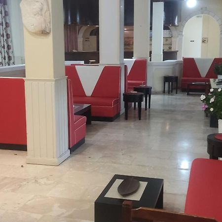 Pantheon Hall Hotel Mesongí Eksteriør bilde