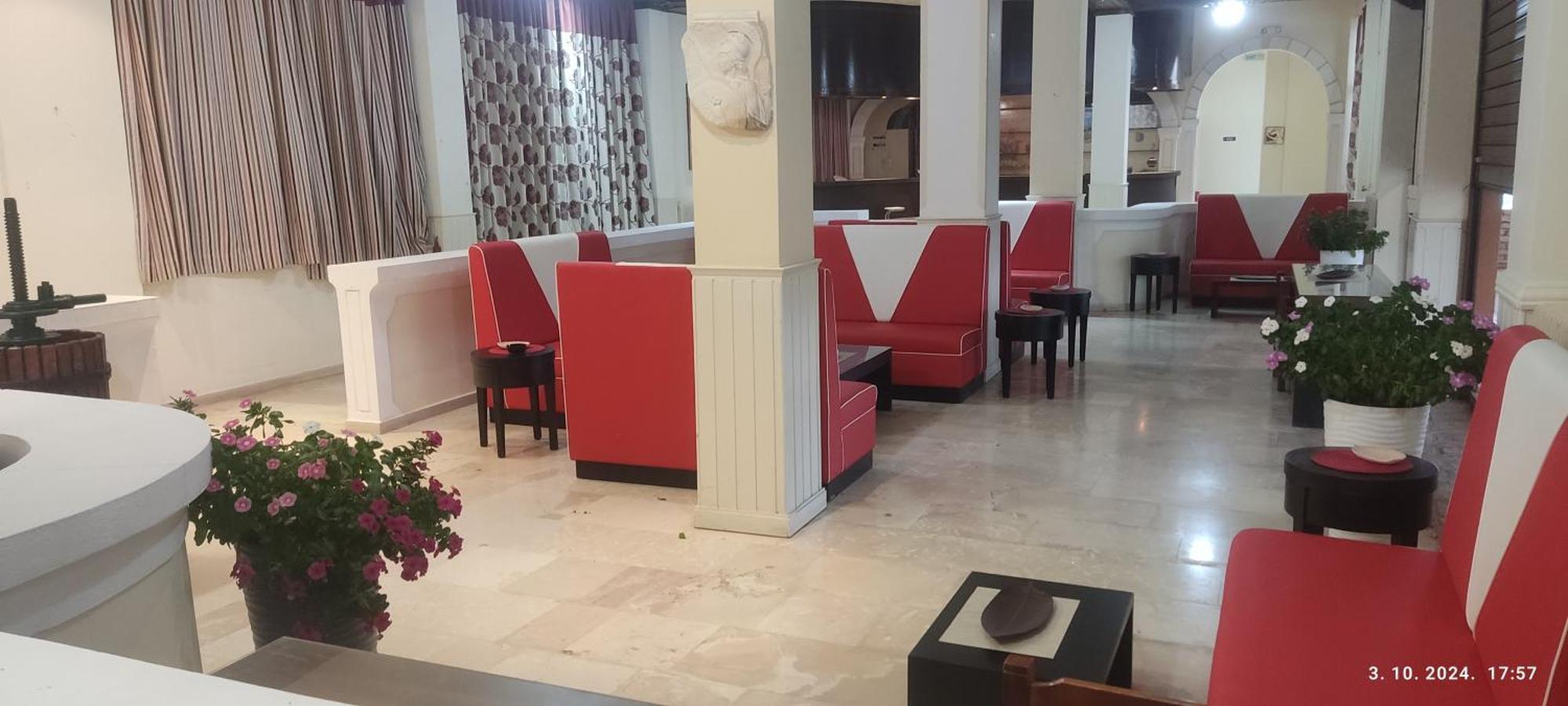 Pantheon Hall Hotel Mesongí Eksteriør bilde